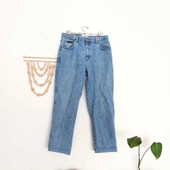 Boston Traders Denim - Vintage High Waisted Mom Jeans Mid-light Wash